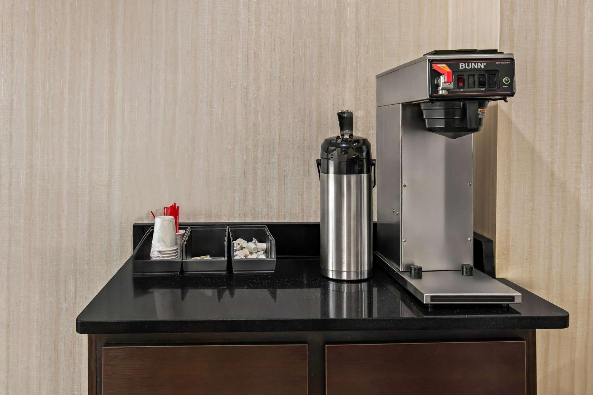 Motel 6 Lester - Philadelphia Airport Eksteriør bilde