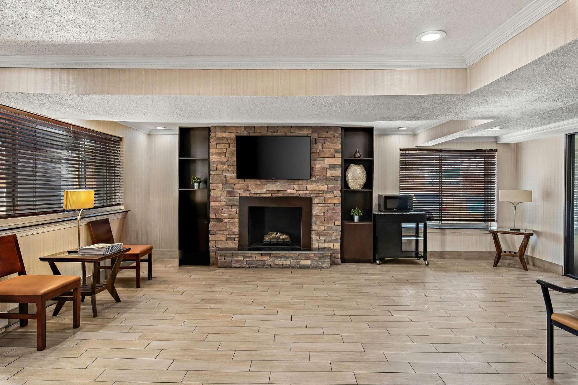 Motel 6 Lester - Philadelphia Airport Eksteriør bilde