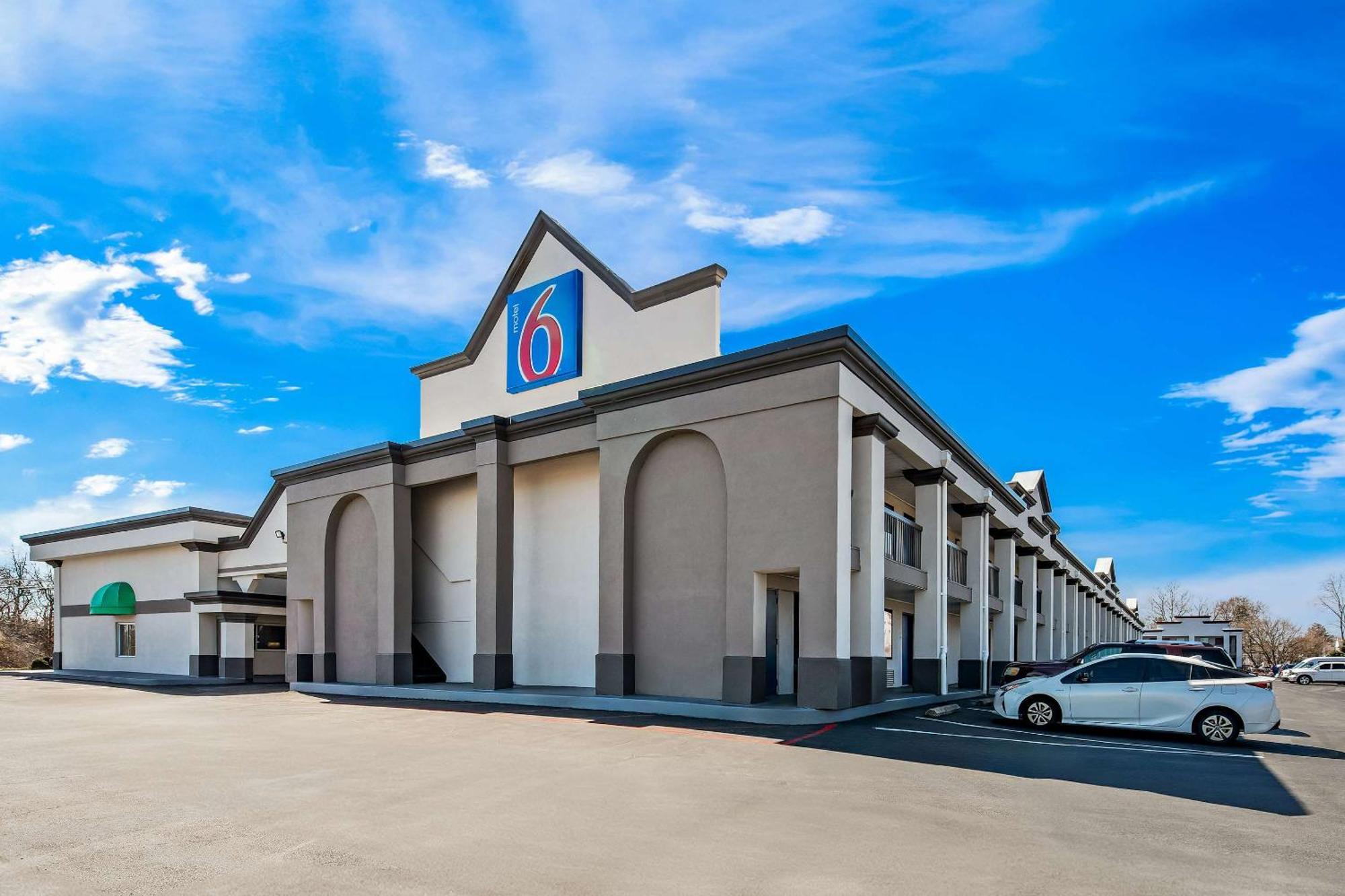 Motel 6 Lester - Philadelphia Airport Eksteriør bilde