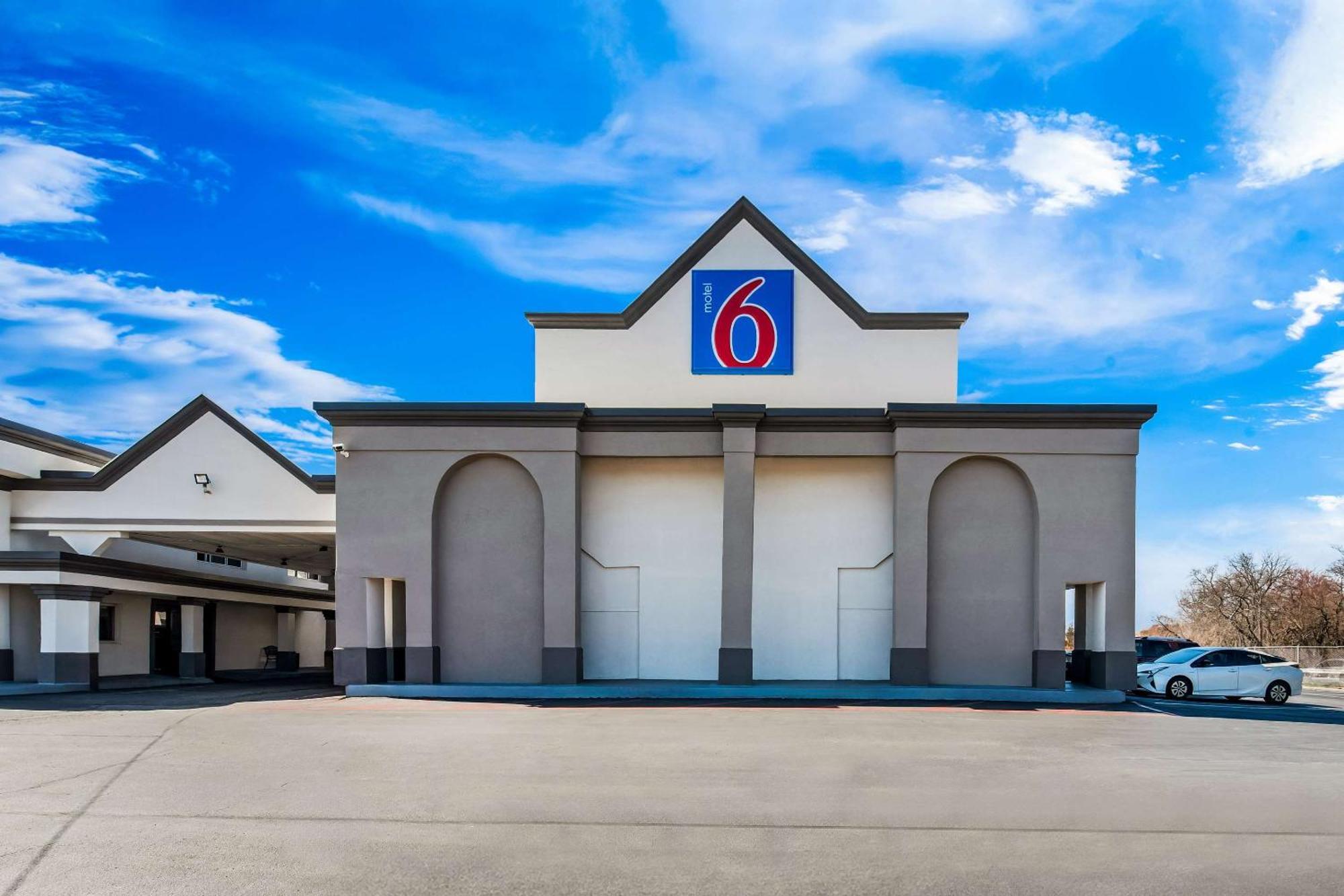 Motel 6 Lester - Philadelphia Airport Eksteriør bilde